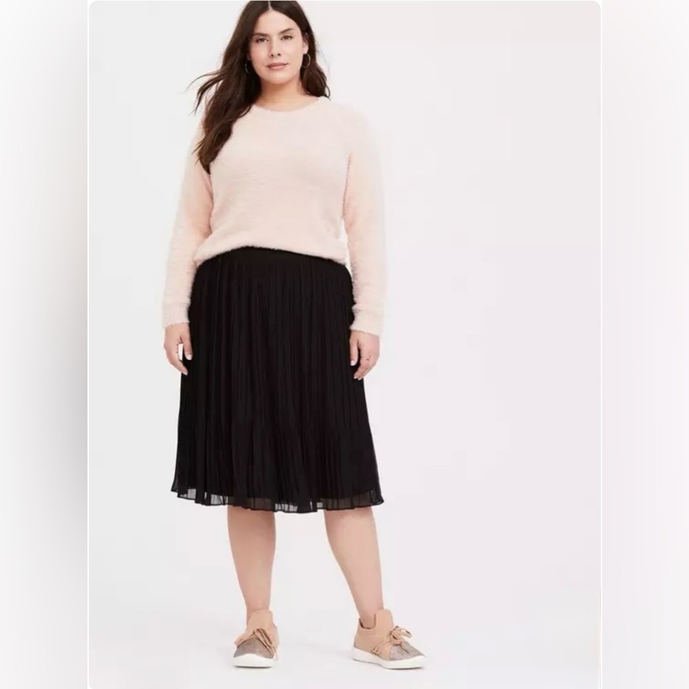 Torrid Midi Chiffon Pleated Black Skirt Size:2X